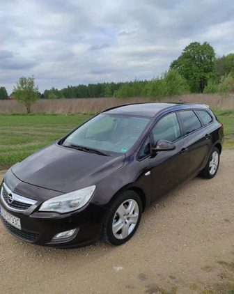 Opel Astra cena 19000 przebieg: 254600, rok produkcji 2011 z Poręba małe 497